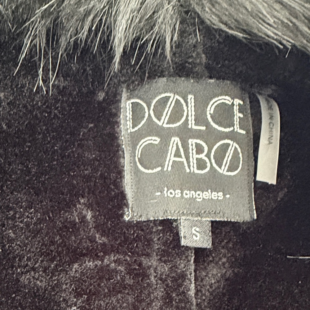 Dolce Cabo Sleeveless Jacket With Faux Fur Waterfall Collar - Picture 5 of 5